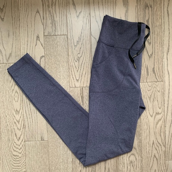 *SOLD* NAVY lululemon leggings - Picture 4 of 11